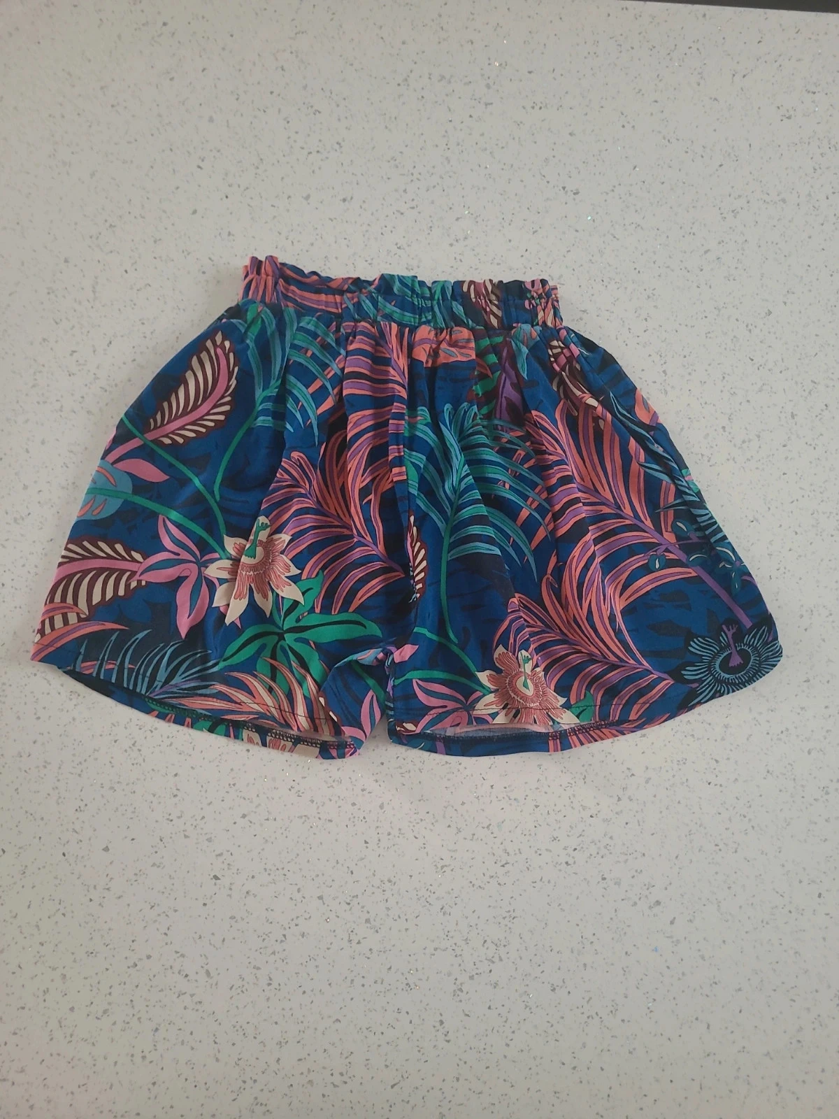 Short fille